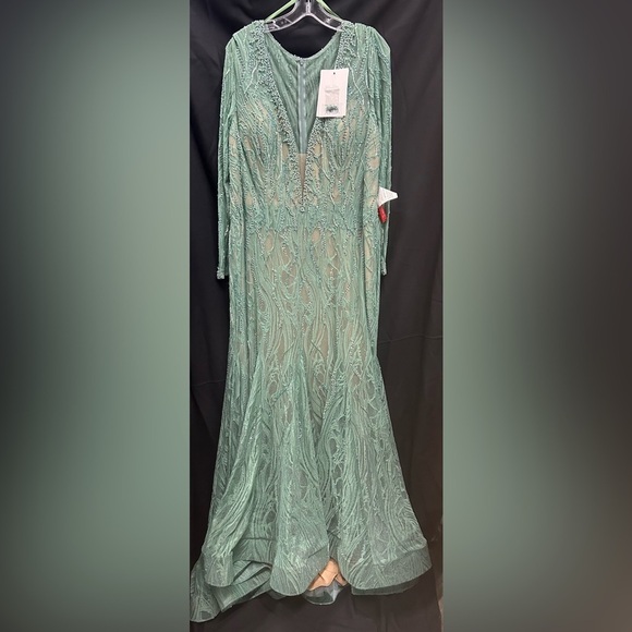 Mac Duggal 79291 BEADED ILLUSION LONG SLEEVE PLUNGE NECK GOWN - Picture 5 of 9